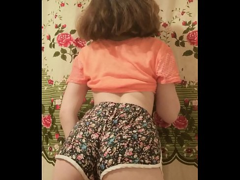❤️ מותק צעיר סקסי פושט את המכנסיים הקצרים במצלמה ❤❌ סלאוטים ב-iw.xxxomg.ru ﹏